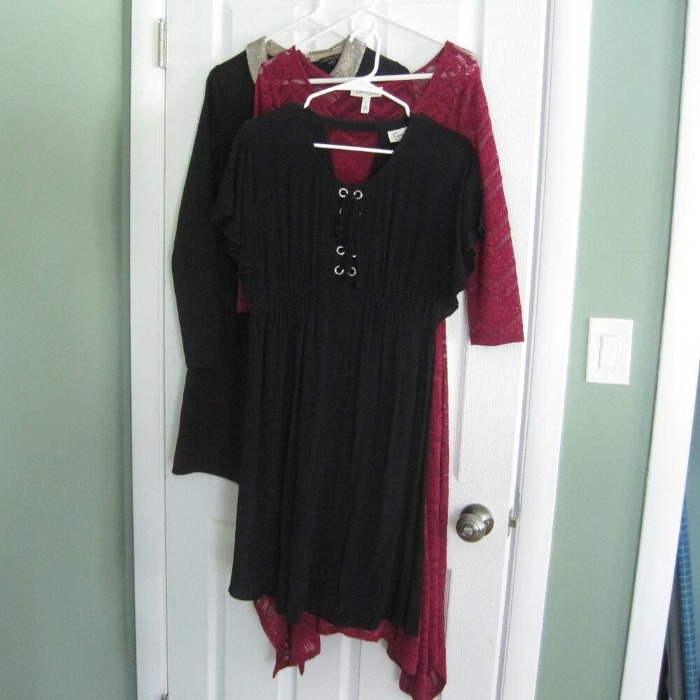 (3) Maternity Dresses Jessica Simpson Size S Maroon Black Long Sleeve Classic